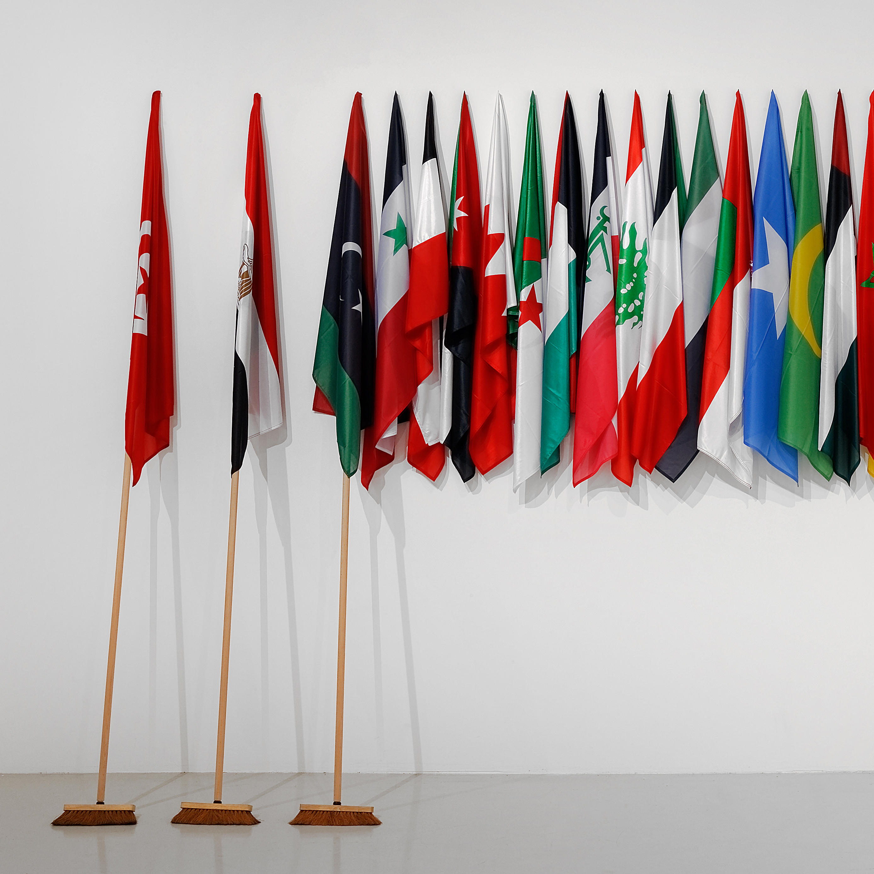 取扱い作家追加：ムニール・ファトゥミ